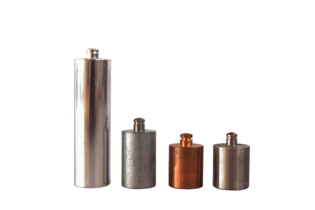 Cylindres métalliques de masse égale 56 g (lot de 4)