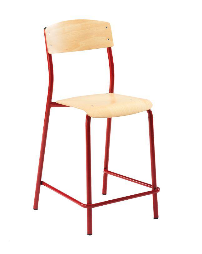 Chaise haute à dossier et assise appliqués rivetés