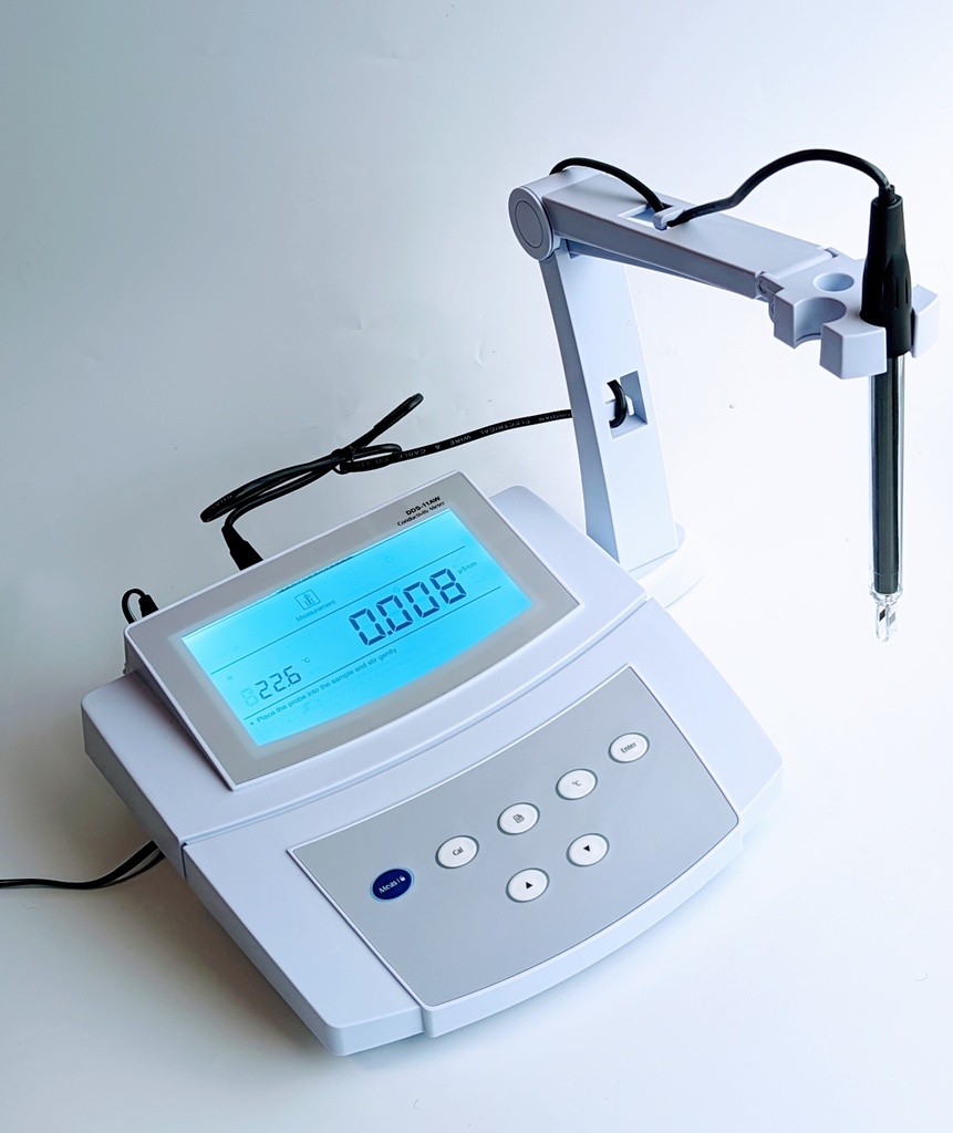 [#302004-S03337] Conductimètre de paillasse CS-02