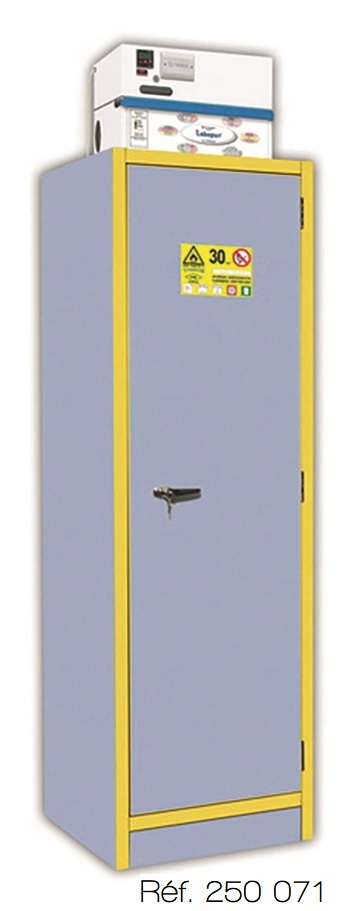 [250071] Armoire de sécurité à ventilation filtrante Trionyx - 2210 mm x 550 mm (Porte pleine 130 L - 3 étagères)