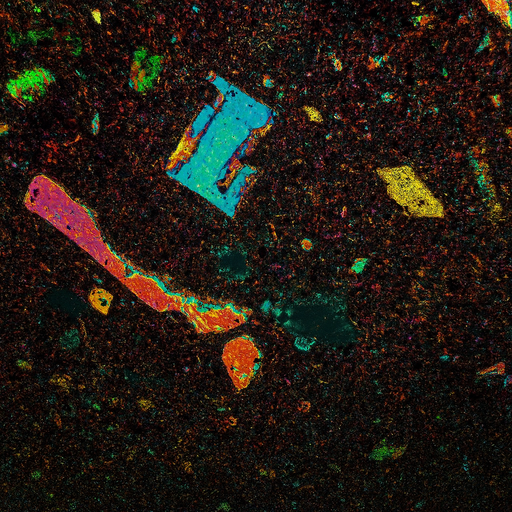 [#030001-S60379] Lame de roche éruptive et plutonique : Basalte à olivine