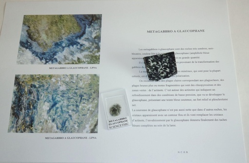 [030031] Échantillon et lame de roche métamorphique : Métagabbro à glaucophane