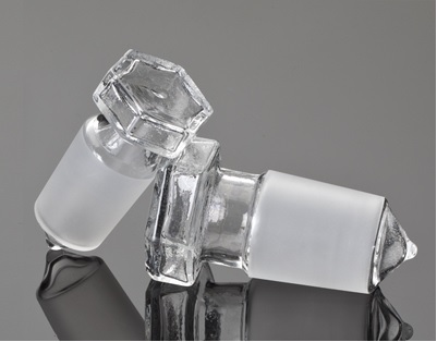 Bouchon hexagonal en verre à base pointue